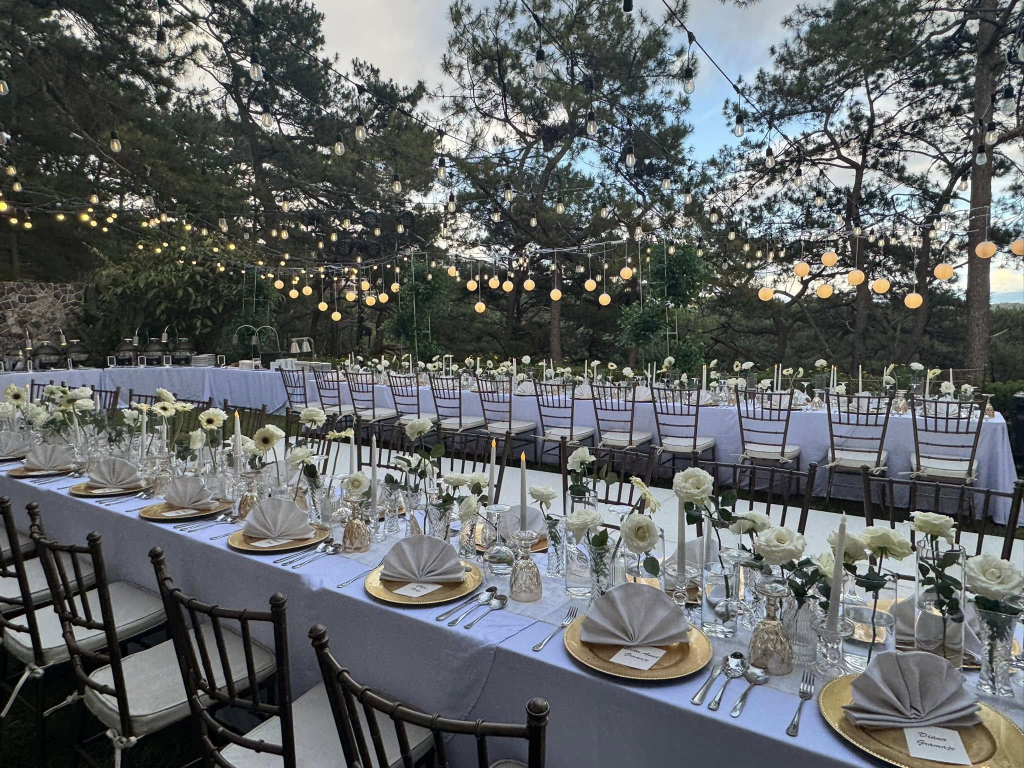 el retiro outdoor reception dining table setup